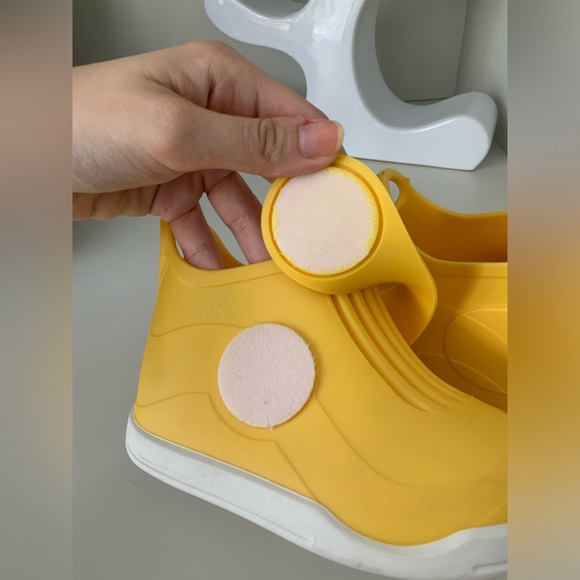 BUTLER Rockhopper Overshoe Kids Rubber Waterproof All Weather Yellow Size 6 7 8 - Picture 4 of 16